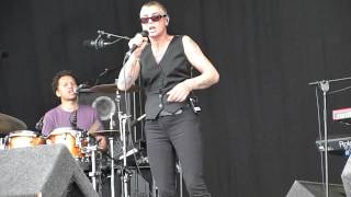 Sinead o&#39;Connor Take me to church  electric picnic 31,AUG 2014