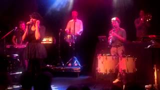 Queens - Caravan Palace