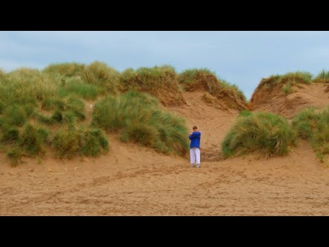 Archi - She Loves the Beach [Official Video]