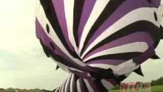 preview picture of video 'DeKalb Kite Festival - DeKalb, Illinois'