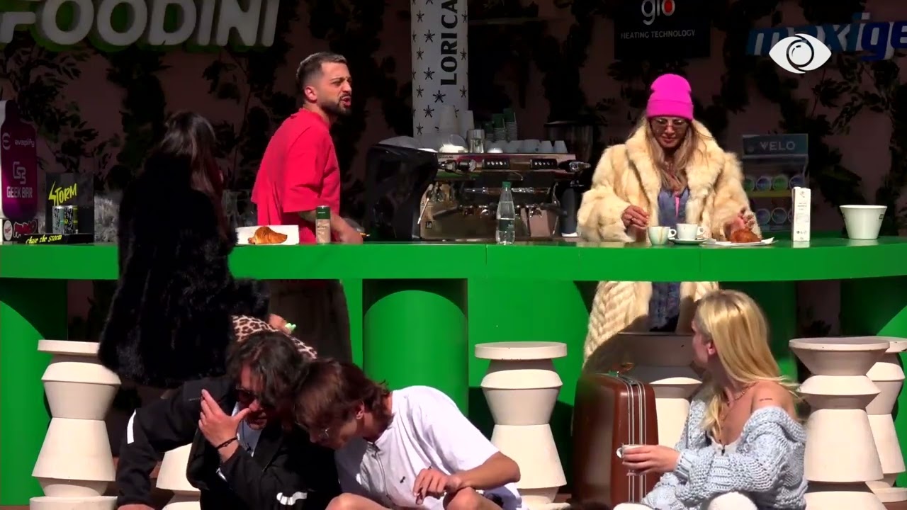 Pashë Rozanën tek krevati im/ Gjesti diskuton me banorët