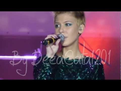 Lala Happy Xmas - Sore - Life for rent