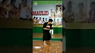 Download lagu Keren Bener Dah Bang Fauzi Jalanin Jurus Kembangan Silat Beksi - Beksi 4 Bintang  #shorts mp3