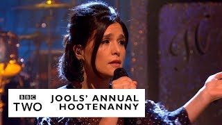 Jessie Ware – Do Nothing ‘Til You Hear From Me with Jools Holland & His Rhythm & Blues Orchestra