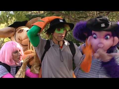 The Hooley Dooleys - How 2 Go To School (2006)