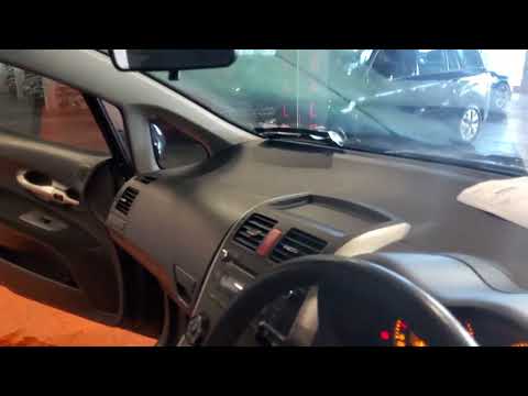 Toyota Auris 2007 - Image 2