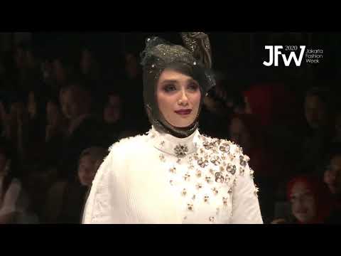 KURSIEN KARZAI THEME "DEUX SAISONS" AT JFW 2020