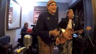 Download lagu Rumah Kita - Ahmad Albar, Ian Antono, Abadi Soesman (God Bless) mp3