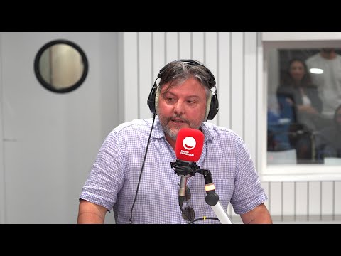 Rádio Comercial | Um homem que acha que o beijo está ultrapassado - Rebenta a Bolha