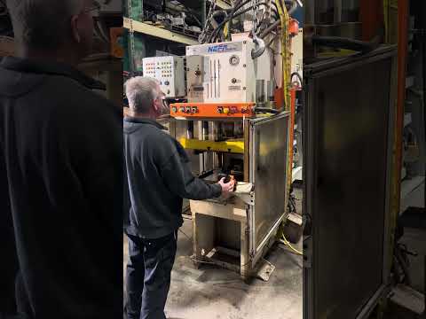 29.5 TON NEFF HYDRAULIC C FRAME PRESS