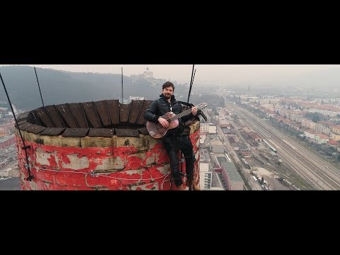 Dušan Vitázek - HEJ KAMARÁTI MOJI (official video)