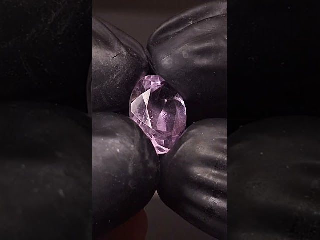 حجر الجمشت الطبيعي مفحوص وموثق بشهادة المختبر