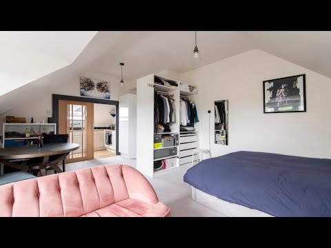 A TOP FLOOR STUDIO APARTMENT SET WITHIN AN IMPOSING DETACHED VICTORIAN HOUSE IN TULSE HILL