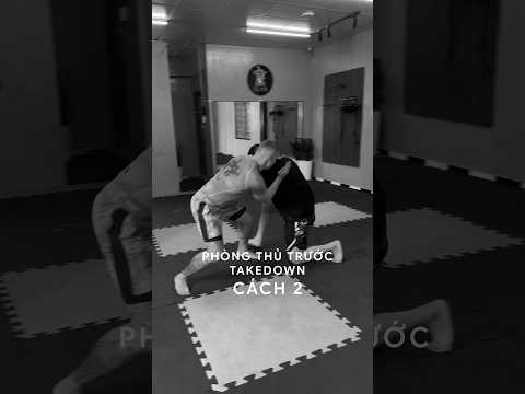 Takedown defense: lowering your center of gravity. #iicombatcoach #fightiq #mma #sports #mmatraining
