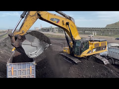 Caterpillar 385C Excavator Loading Coal On Trucks - Sotiriadis/Labrianidis Mining Works