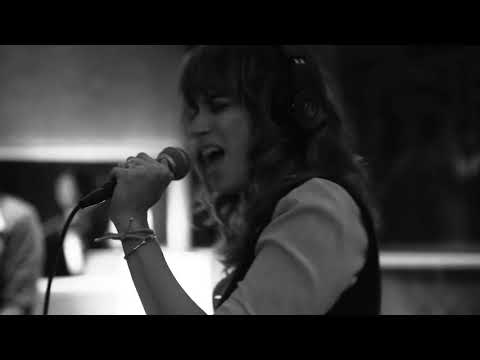 Nicole Atkins - Darkness Falls so Quiet (Official Video)