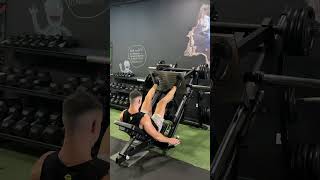 PRENSA ÉNFASIS EN GLÚTEOS