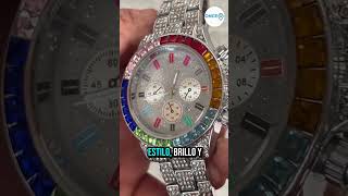 Reloj De Cuarzo con strass y bisel multicolor.