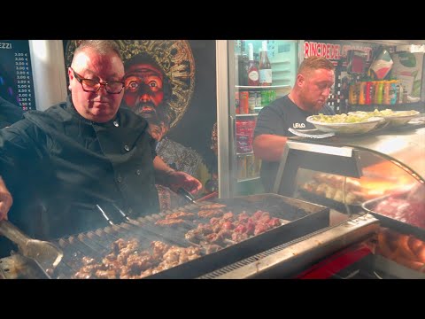 Bari's Enchanting Food Truck Experience: Meat!Smoke!! and Local Dialect!!! Antico Chiosco da u russ