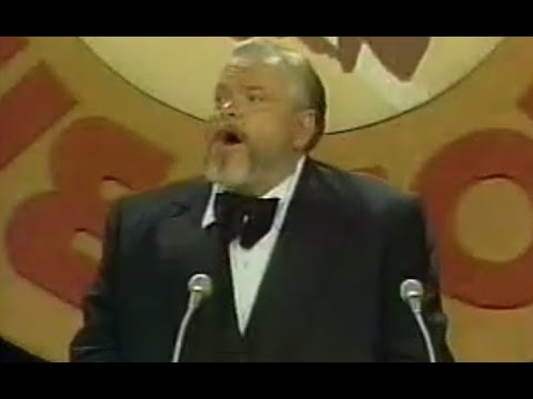 Orson Welles roasts Dean Martin