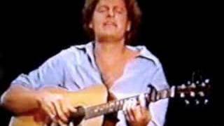 Harry Chapin sings TANGLED UP PUPPET Live