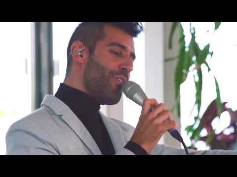 Alex Dee covering Pop Life of Prince at Box Barcelona Music Sessions 2017 11 11