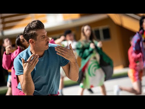 Francesco Gabbani - Il Sudore Ci Appiccica (Official Music Video)