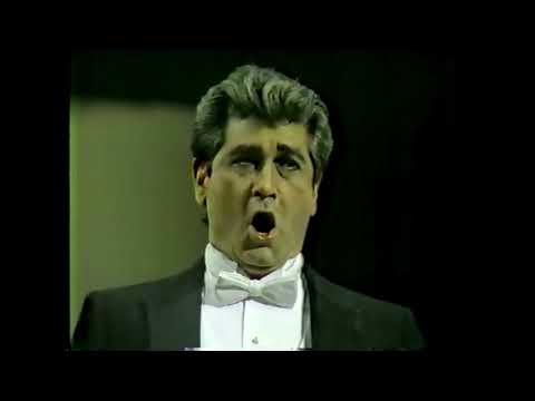 JUSTINO DIAZ - Giuseppe Verdi - Opera: "Don Carlo" - Aria: "Ella giammai m'amo".