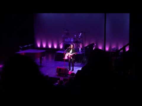 ELLE SERA "Lies" live acoustic at DCT