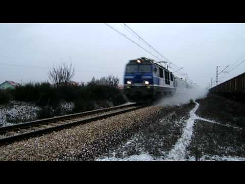 EP09-10 z EC Polonia zjezdza z CMK Zawiercie Borowe Pole 16 .12.2009