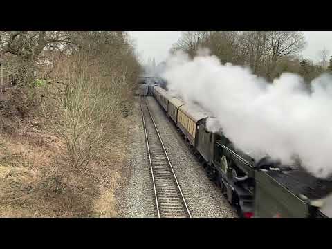 7029 and 5043 in the Dip 04023 VINTAGE TRAINS EXCURSION (BIRMINGHAM SNOW HILL - DIDCOT PARKWAY)