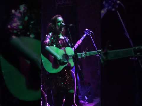 laura oakes studio 2 dont let it hit ya