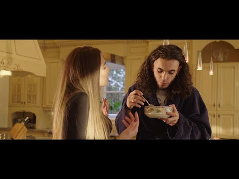 Video thumbnail for Pour la vie