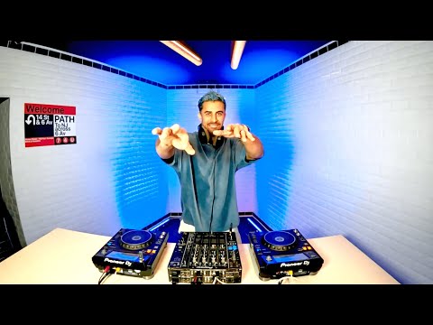 Y-CON / 128 BPM - 001 BASS STATION