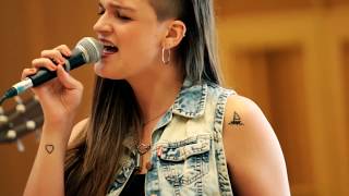 Durazno Sangrando (Luis Alberto Spinetta)/ Martina Flores