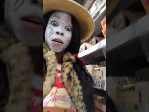 Geisha Davis - Escape artist