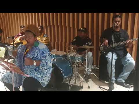 Aggie Vakaloloma - Muloraki (Live)