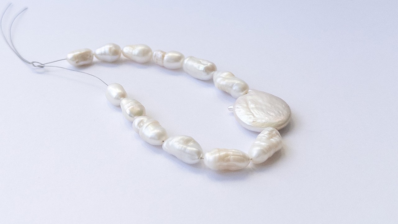 Freshwater Pearls | Baroque | 6-9mm Bead Size | 13 Pieces video