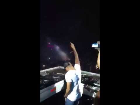 Dj Chuckie and Erick Morillo playing a new track at Aruba Electric festival