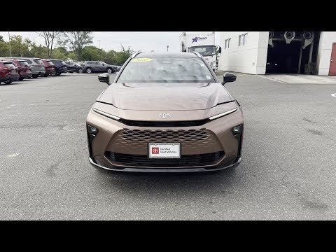 Used 2025 Toyota Crown Signia Valley Stream, Lynbrook, Rockville Center, Oceanside, Queens