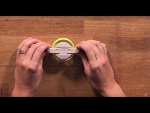 How to use the Clover Pom-Pom Maker In Less Than 5 Minutes | Blitsy