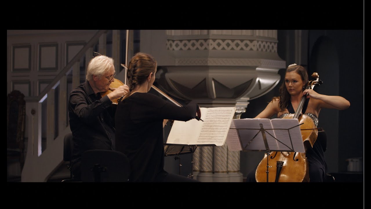 Mozart - Divertimento in E flat, K563