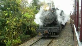 preview picture of video 'New Hope and Ivyland Fall Foliage Train Passes Steam Excustion Train at Lahaska'