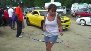 preview picture of video 'Cruisefest Hula-Hoop Girl'