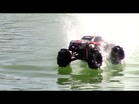Traxxas X-MAXX Extreme Hydroplane - Runs over M41 boat