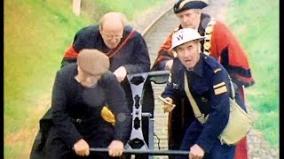 Dad's Army - The Royal Train - NL Ondertiteld - ... just keep pumping!...