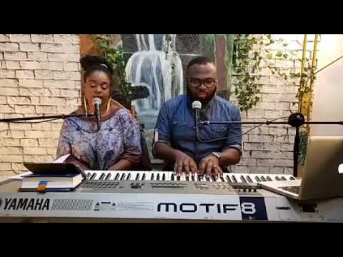 Si la mer se déchaîne, Chantre (Adjo'a Sika)