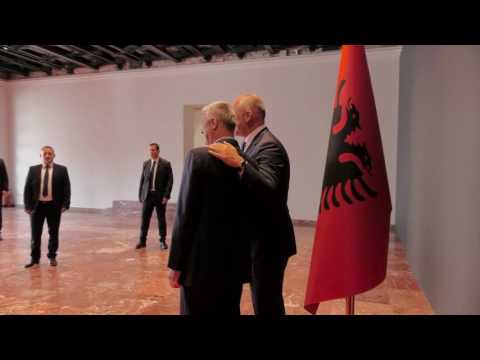 KRYETARI I SHTETIT TE KOSOVES THAÇI PRITET ME NDERIME NGA KRYEMINISTRI DHE KREU I KUVENDIT LAJM