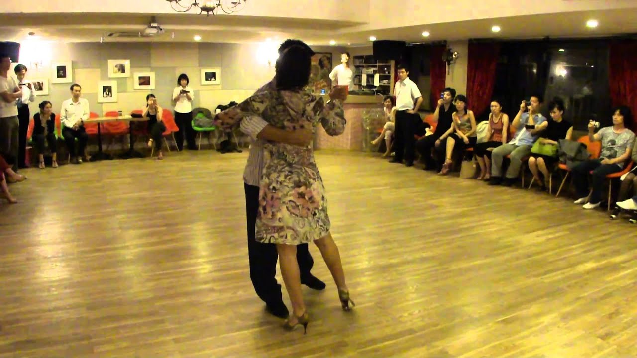 Roxana Suarez & Sebastian Achaval ~~~ Tango salon. Workshop.