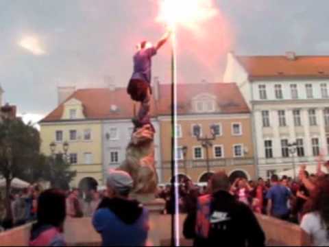 Piast Gliwice w ekstraklasie, kibice świętują! [WIDEO: B.Pudełko]